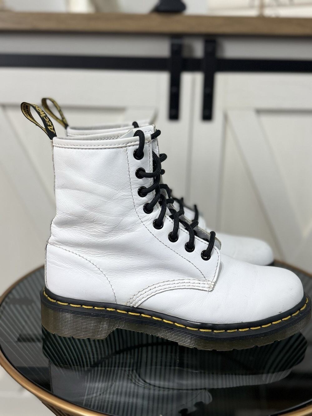 Dr. Martens 1460 White Leather Combat Boots 8-Eye Lace Up Women’s Size 7